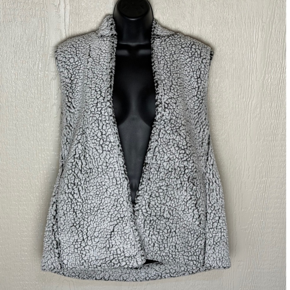 CoffeeShop New York Gray Faux Fur Sherpa Hooded Vest Festival Holiday Large